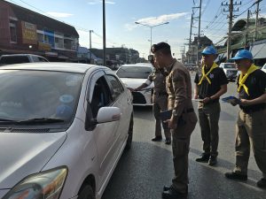 พ.ต.อ.สราวุธ จันมะโน ผกก.สภ.แม่แตง ร่วมกิจกรรมปล่อยแถวรณรงค์ป้องกันและลดอุบัติเหตุทางถนนช่วงเทศกาล ปีใหม่ 2569