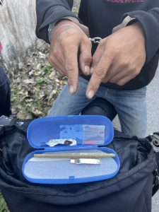 เจ้าหน้าที่ตำรวจชุดสืบสวน สภ.แม่แตงฯ ได้ได้ร่วมกันจับกุม