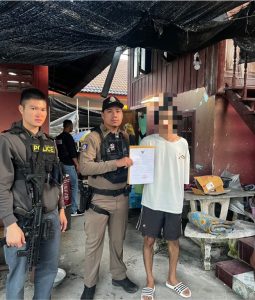 เจ้าหน้าที่สืบสวนสภ.แม่แตง ระดมปิดล้อมตรวจค้นตามโครงการ “ยุทธการฟ้าสาง  เด็ดปีกนักค้า”